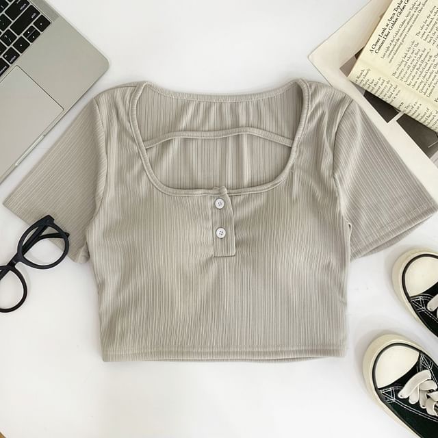 Scoop-Neck Plain Padded Cropped Short-Sleeved Tee