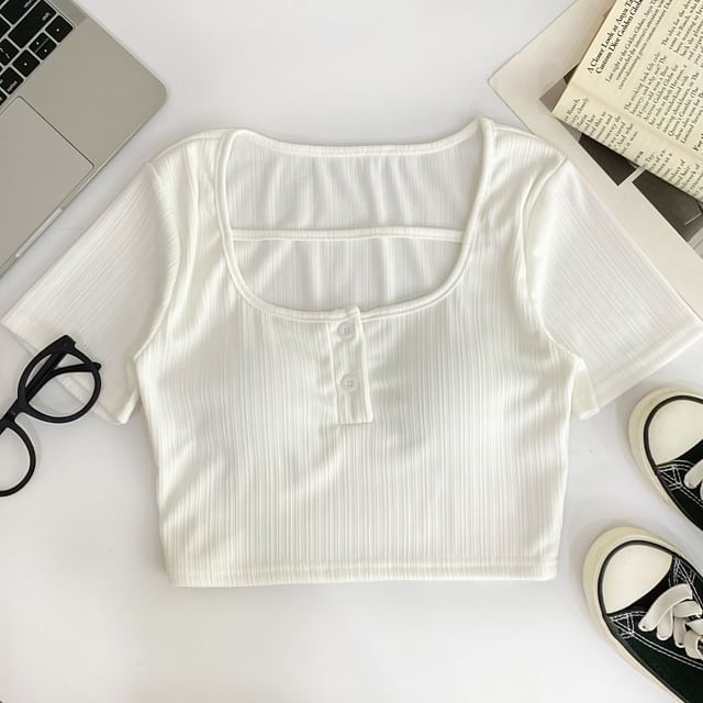 Scoop-Neck Plain Padded Cropped Short-Sleeved Tee