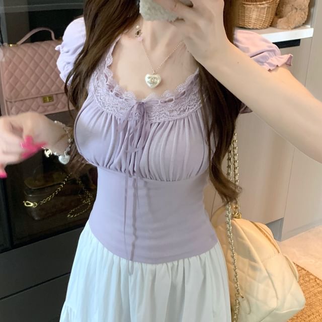 Scoop-Neck Plain Lace-Trimmed Short-Sleeved Top