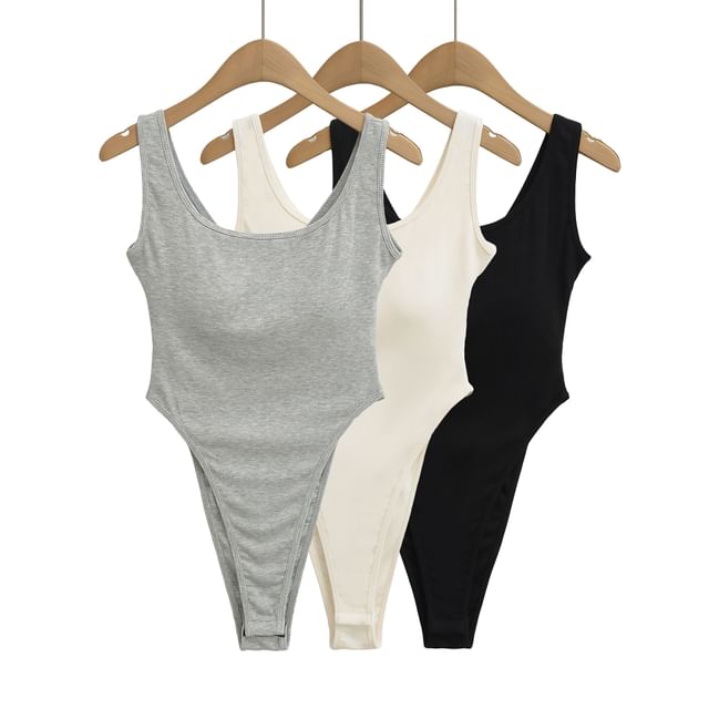 Plain Scoop-Neck Bodysuit Blouse