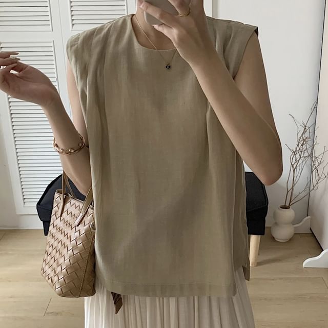 Round-Neck Sleeveless Plain Top