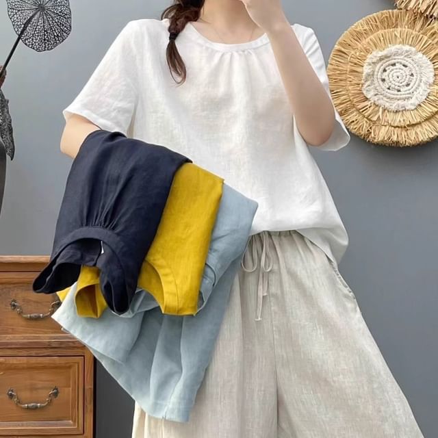 Plain Crew-Neck Short-Sleeved Top