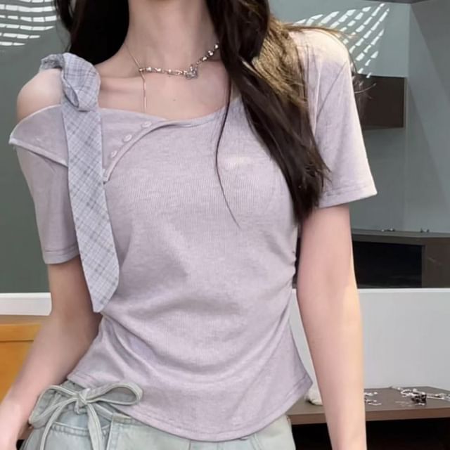 Plaid-Panelled Cold-Shoulder Short-Sleeved Tee