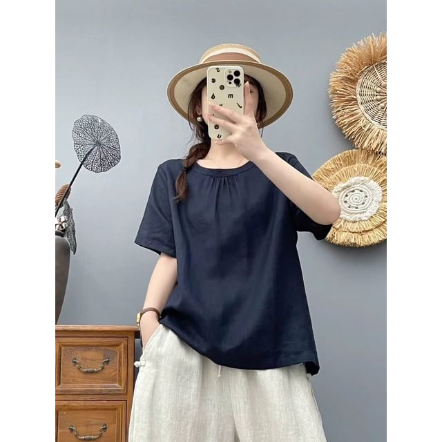 Plain Crew-Neck Short-Sleeved Top