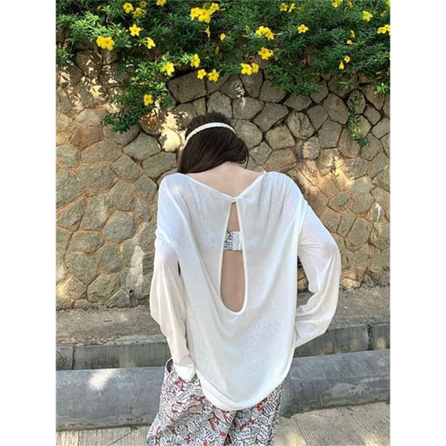 Plain Open-Back Long-Sleeved Tee