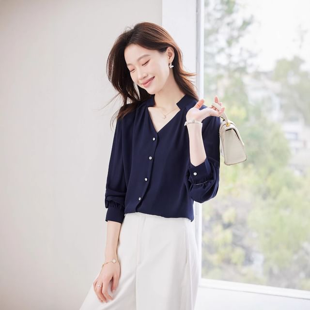Plain V-Neck Long-Sleeved Blouse