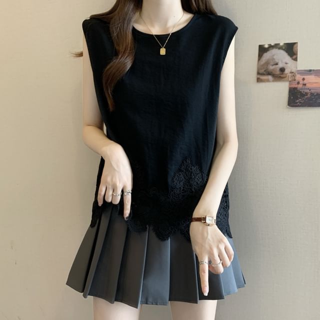 Crew Neck Lace Trim Sleeveless Top
