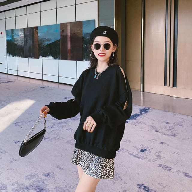Cold-Shoulder Zip Plain Sweatshirt