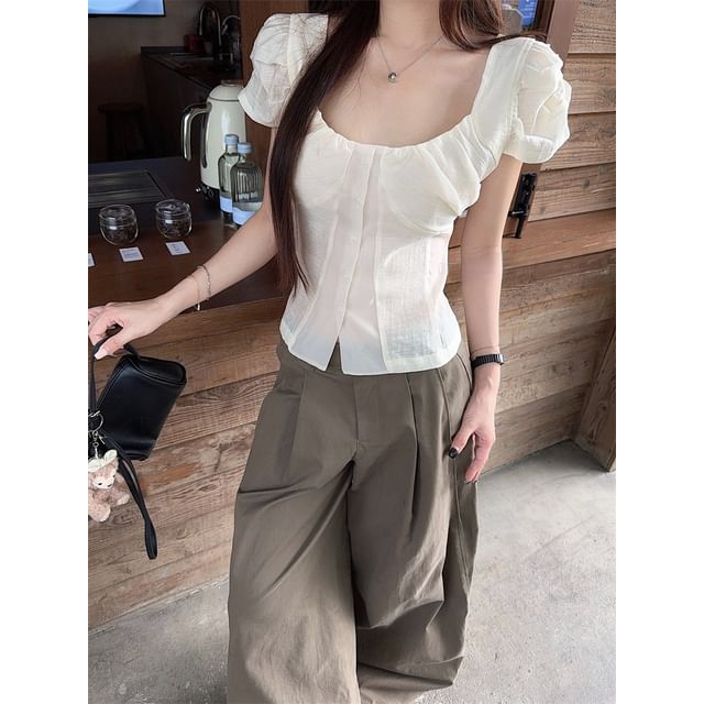 Slim Square-Neck Puff-Sleeved Solid Blouse with Baggy Cargo Mini Pants