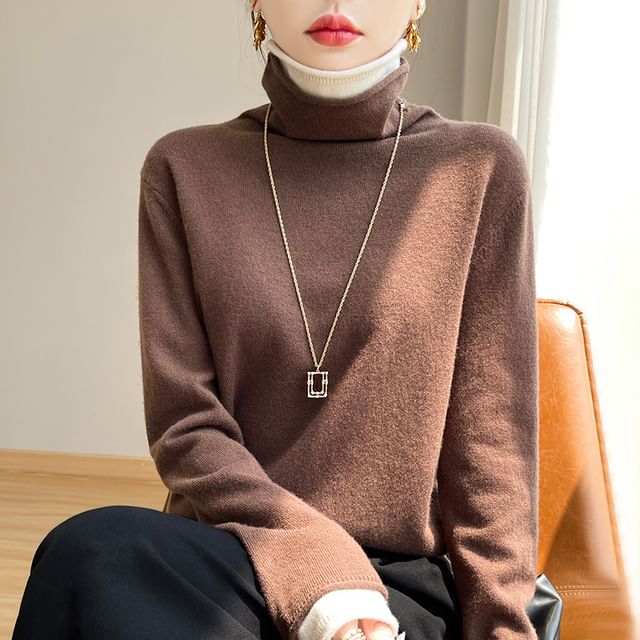 Mock Two-Piece Turtleneck Long-Sleeved Knit Top