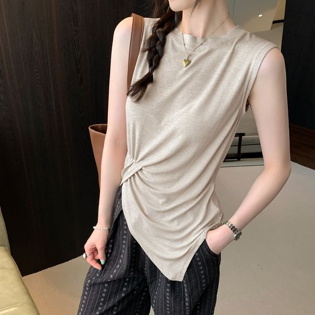 Ruched Asymmetric Sleeveless Tank Top with Round Neckline