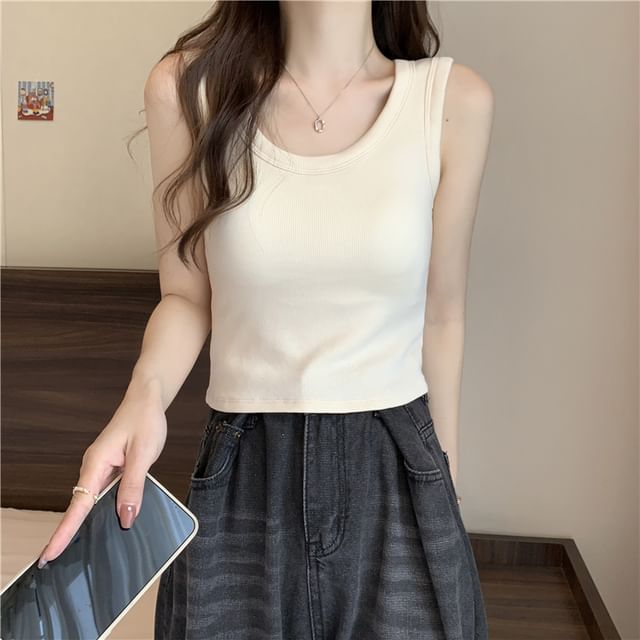 Plain Scooped-Neck Tank Top