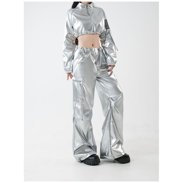 Metallic Half-Zip Cropped Sweatshirt with Drawstring Baggy Cargo Pants