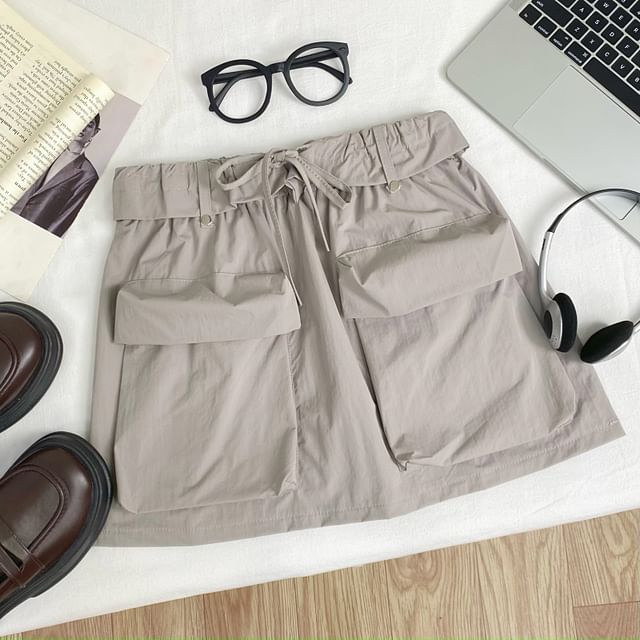Adjustable Waist Plain A-Line Cargo Mini Skirt