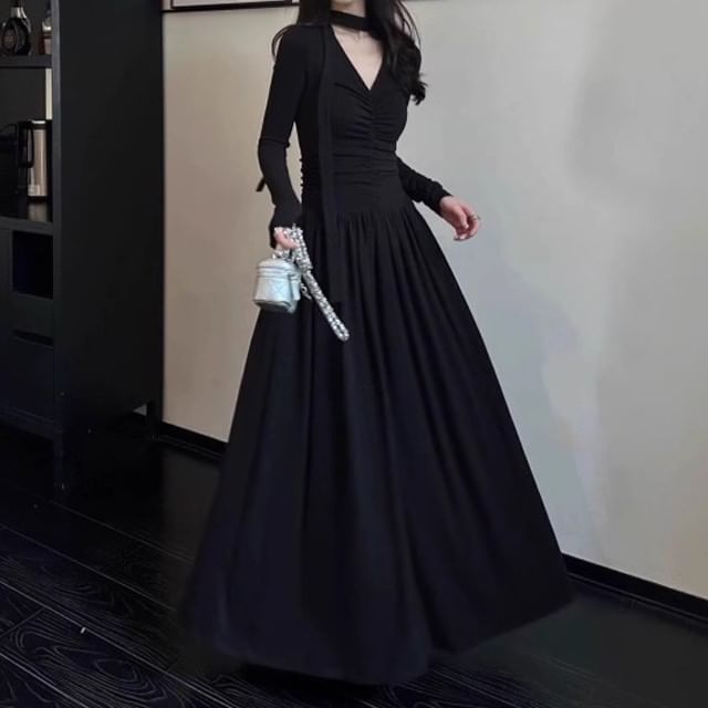 Long-Sleeve V-Neck Plain Maxi A-Line Dress