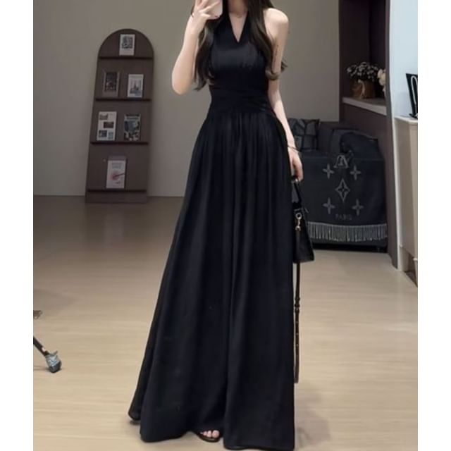 Sleeveless Halter Plain Maxi A-Line Dress