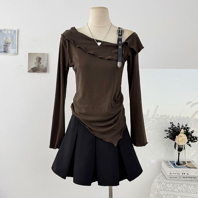 Plain Ruffled-Trim Cold-Shoulder Asymmetric Slim Top, Long-Sleeved