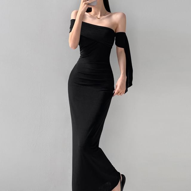Short-Sleeve Off-Shoulder Plain Ruched Maxi Bodycon Dress