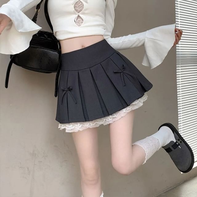 Lace Mini Pleated Skirt with High Rise