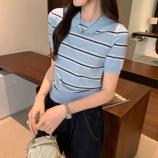 Striped Cropped Knit Top with Short Sleeves and Contrast Collar