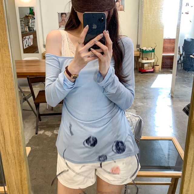 Slim-Fit Tee with Off-Shoulder Neckline and Long Sleeves