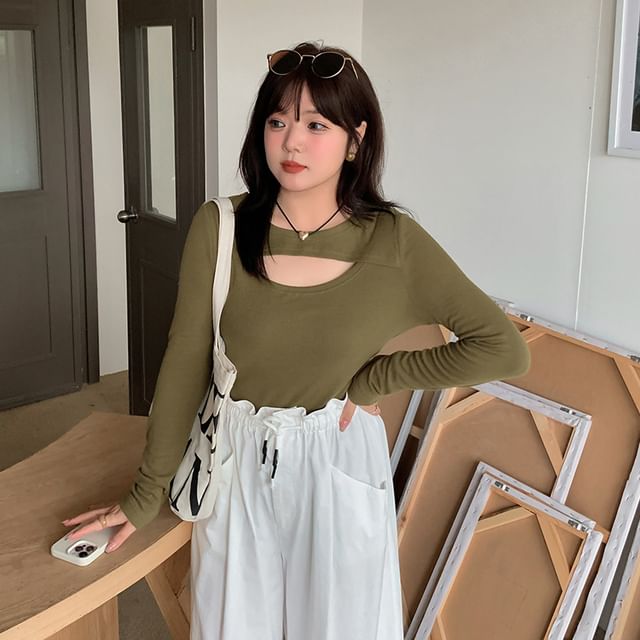 Cutout Knit Top with Long Sleeves and Crew Neck in Solid Color