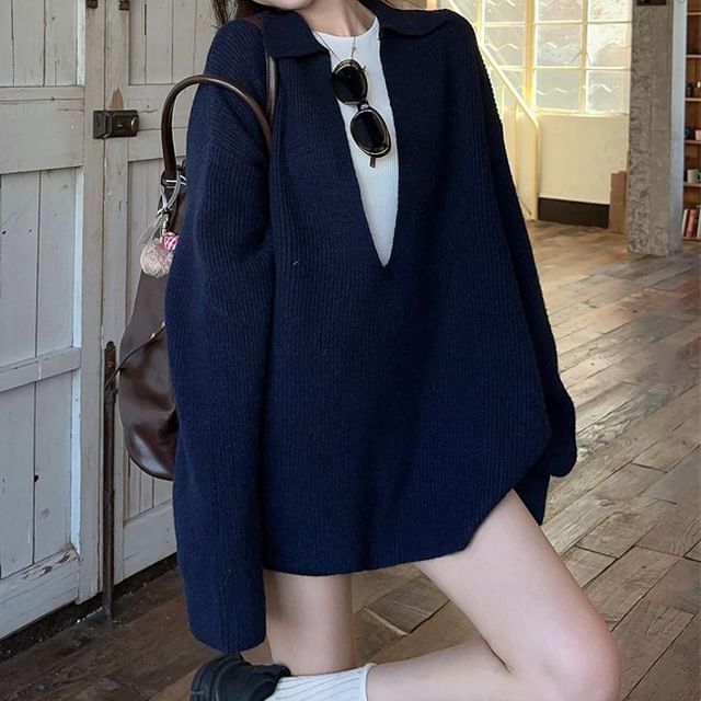 Sweater with Collar and Long Sleeves / Knit Shorts / Round Neck Tee