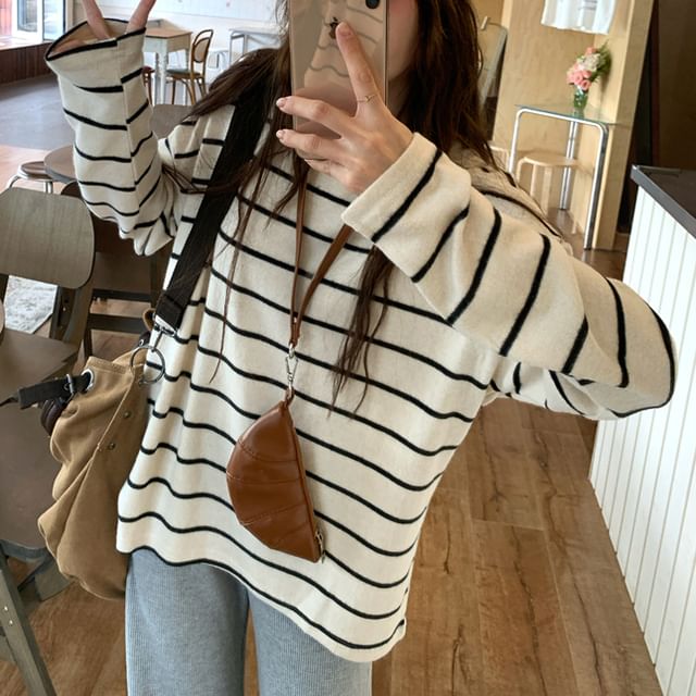 Striped T-Shirt with Long Sleeves and Crew Neckline in Solid Design