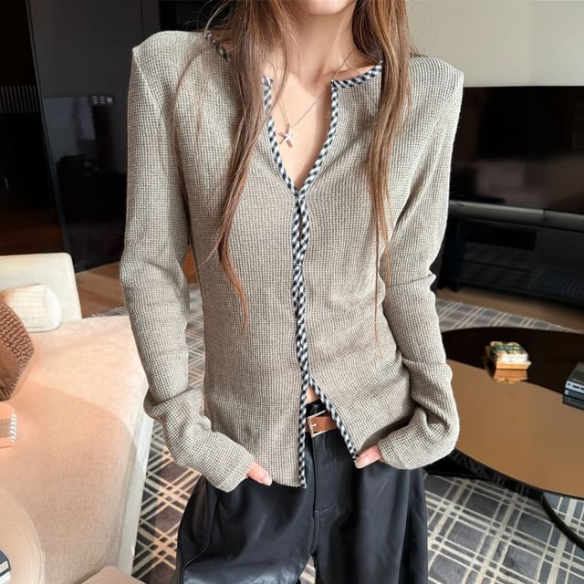 Contrast-Trimmed T-Shirt with Long Sleeves and Notched Neckline