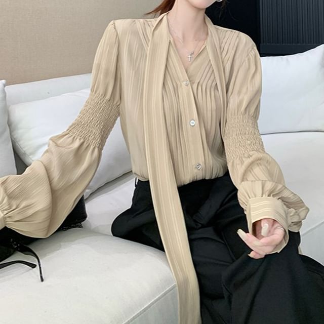 Pleated Blouse with V-Neck and Long Sleeves in Solid Color