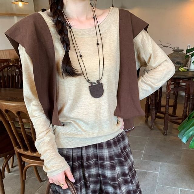 Classic Knit Top with Boat Neckline and Long Sleeves