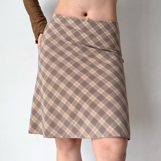 Mid Rise Plaid H-Line Skirt