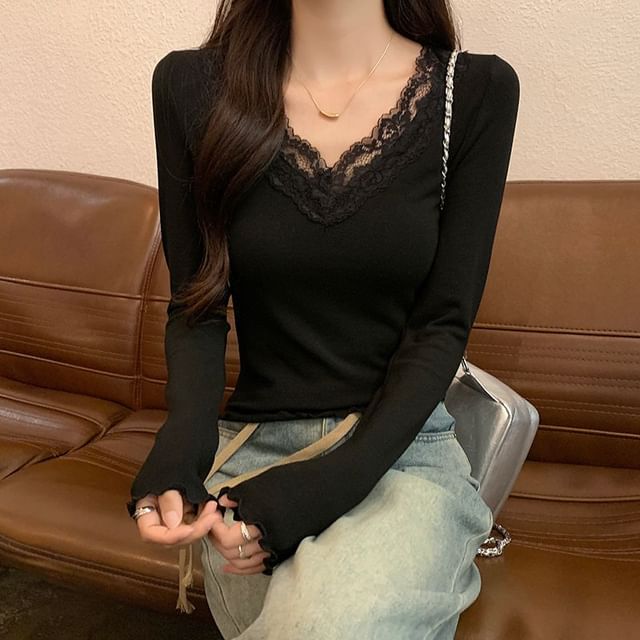 Slim-Fit Cropped Tee with V-Neckline, Lace Inserts & Lettuce Hem, Long Sleeves