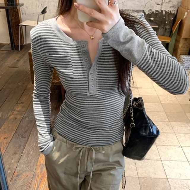 Striped Half-Buttoned Crewneck Long Sleeve Slim Fit T-Shirt