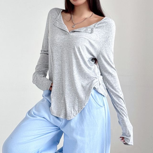 Solid Henley T-Shirt with Extended Sleeves, Classic Buttoned Placket