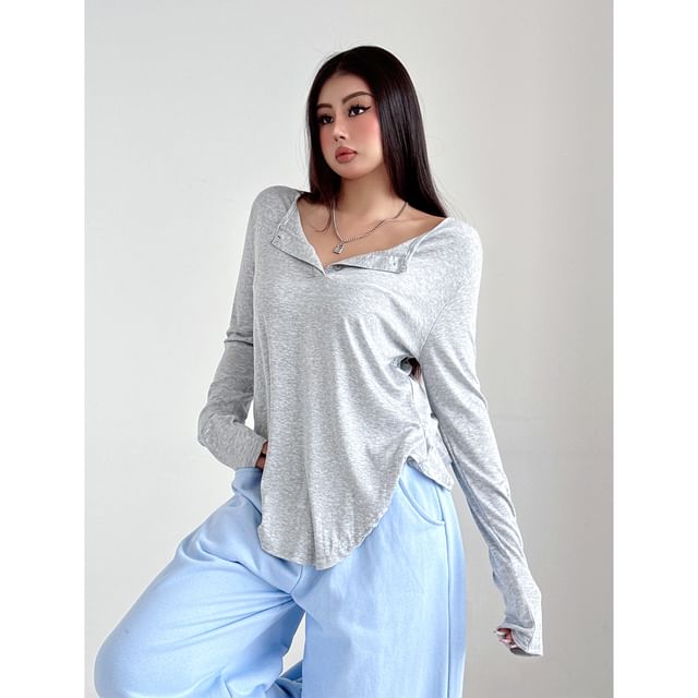 Solid Henley T-Shirt with Extended Sleeves, Classic Buttoned Placket