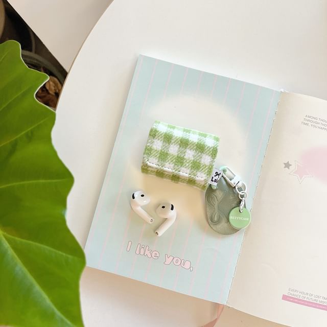 Plaid Fabric Apple AirPods / Pro Earphone Case Skin / Tag Charm / Set