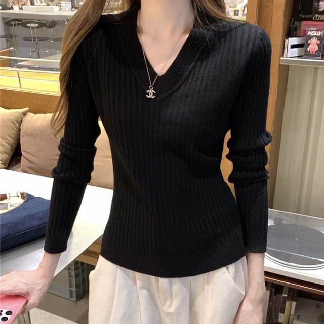 Ribbed V-Neck Long Sleeve Knit Top