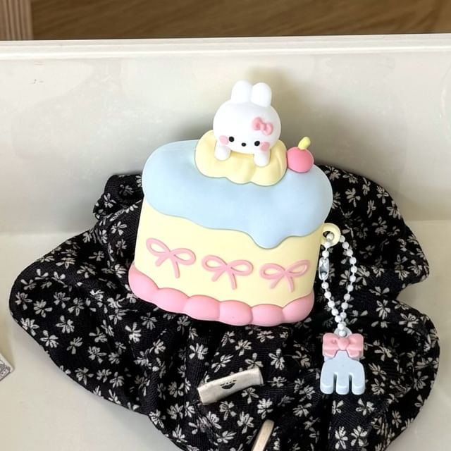 Rabbit Cake Apple AirPods / Pro Earphone Case Skin