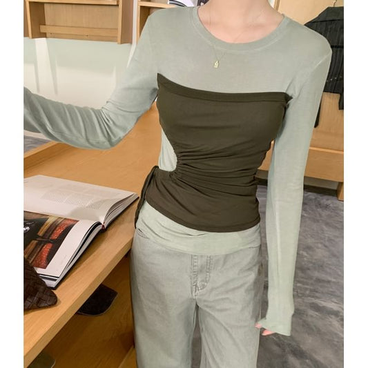 Color-Block Mock Two-Piece Slim Fit Tee