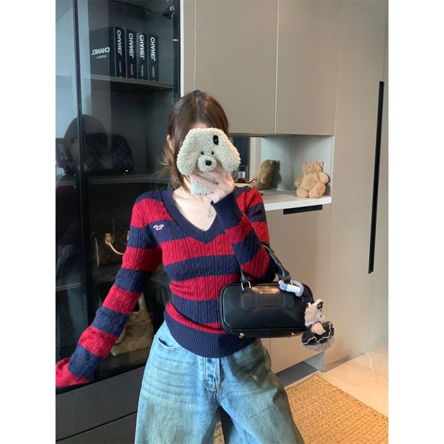 V-Neck Striped Slim Knit Long Sleeve Top