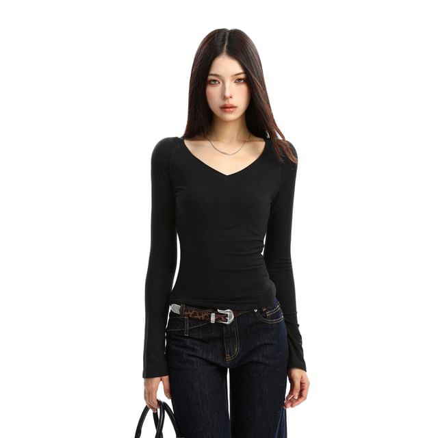 V-Neck Crop Long Sleeve Fitted Jersey Tee