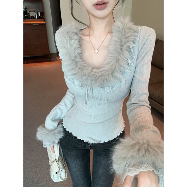 Ribbed Knit V-Neck Crop Top