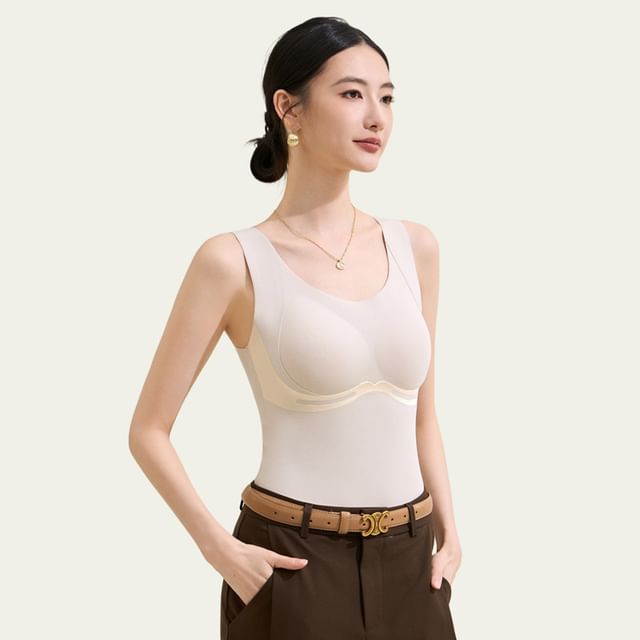 Slim Fit Padded Scoop Neck Tank Top