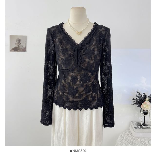 V-Neck Lace Slim Fit Long Sleeve Top
