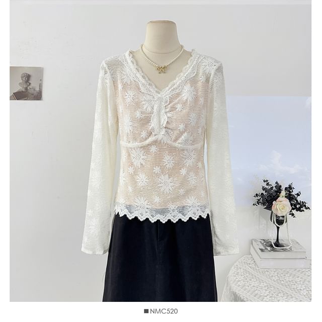 V-Neck Lace Slim Fit Long Sleeve Top