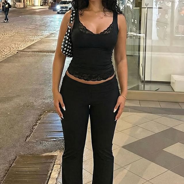 Scoop Neck Lace Trim Slim Fit Tank Top