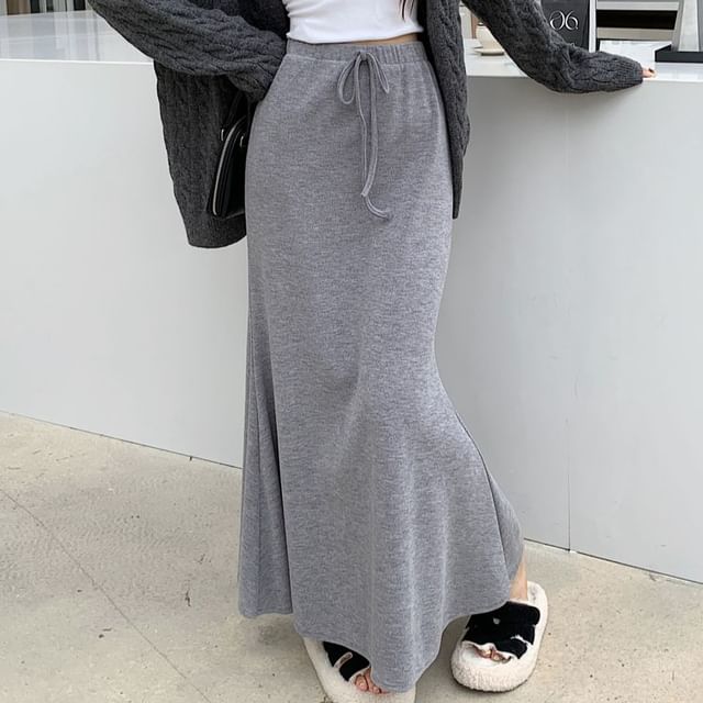 Drawstring Waist Maxi Fishtail Skirt in Solid Color