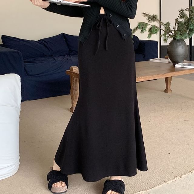 Drawstring Waist Maxi Fishtail Skirt in Solid Color