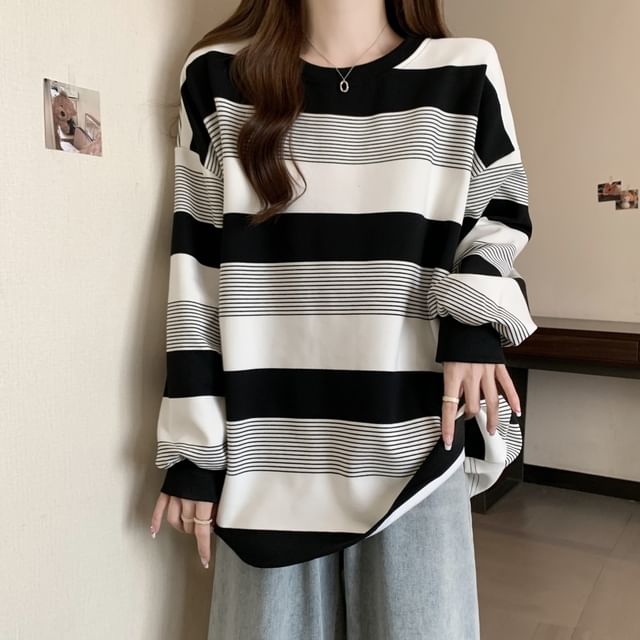 Striped Oversized Crew-Neck Sweatshirt